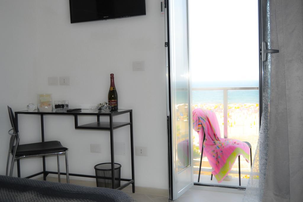 Bed and Breakfast Sottosopra Маргерита-ди-Савойя Экстерьер фото